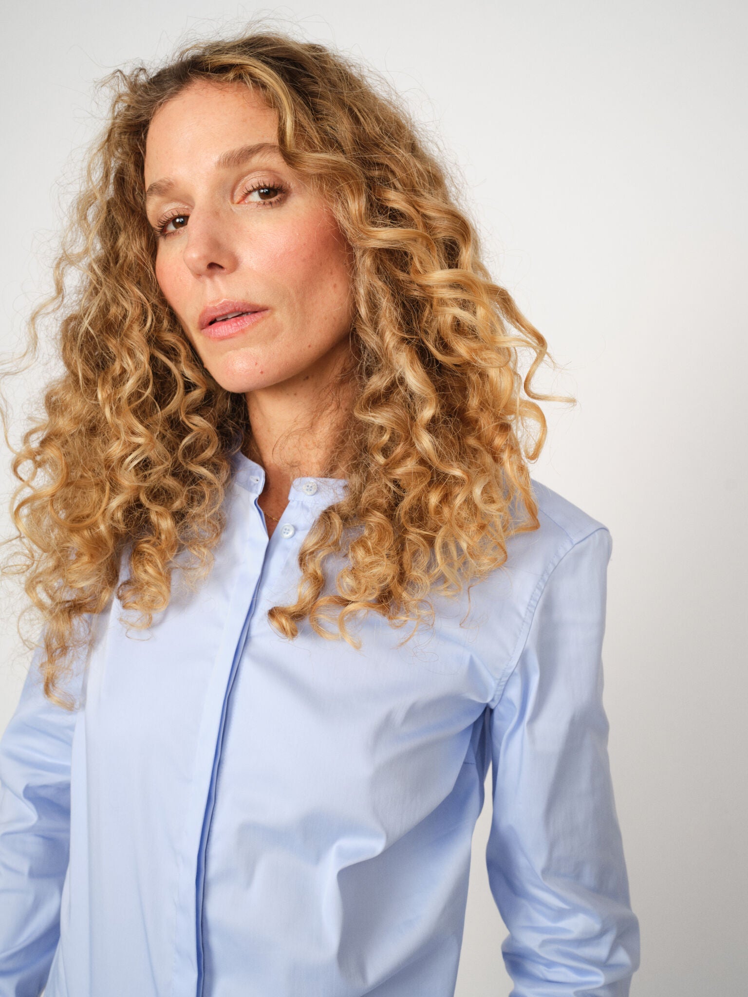 Modelshot / Light Blue / Detail